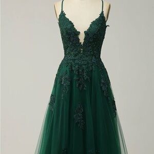 Emerald Green FORMAL prom quinceanera dress size 2 embroidered tulle teen ladies